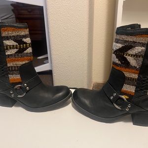 Santa Fe style boots